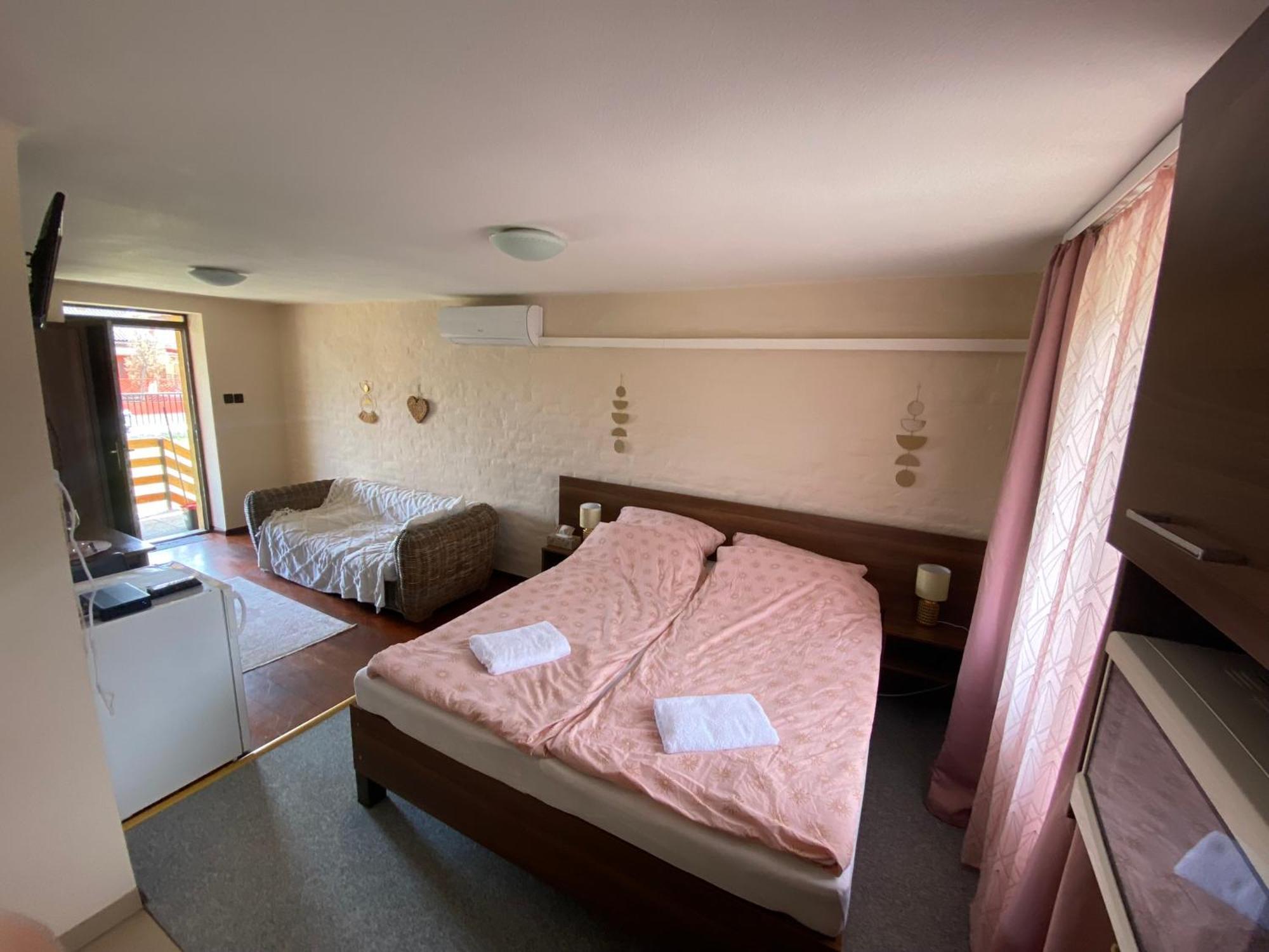 Summer Apartments Tiszakécske Eksteriør billede